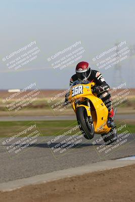 media/Feb-10-2023-TrackDaz (Fri) [[827c11d241]]/Club Racers/2pm (Wheelie Bump)/